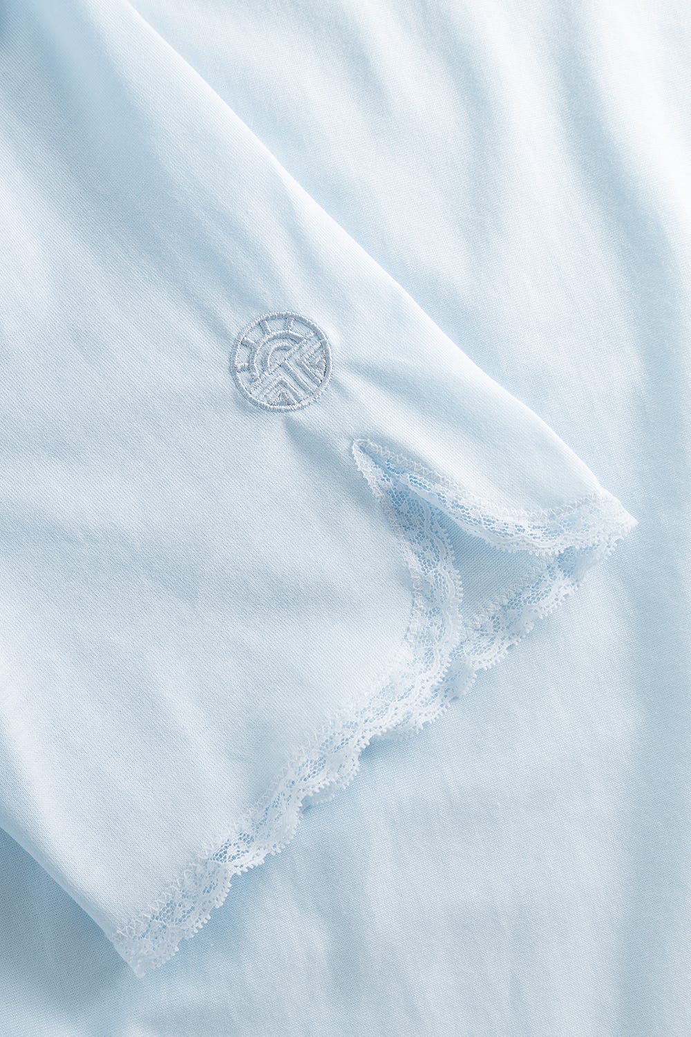 Detailbild 2 von Nachthemd mit Spitzendetails Biesen angeknöpft romantisch 100% Baumwolle