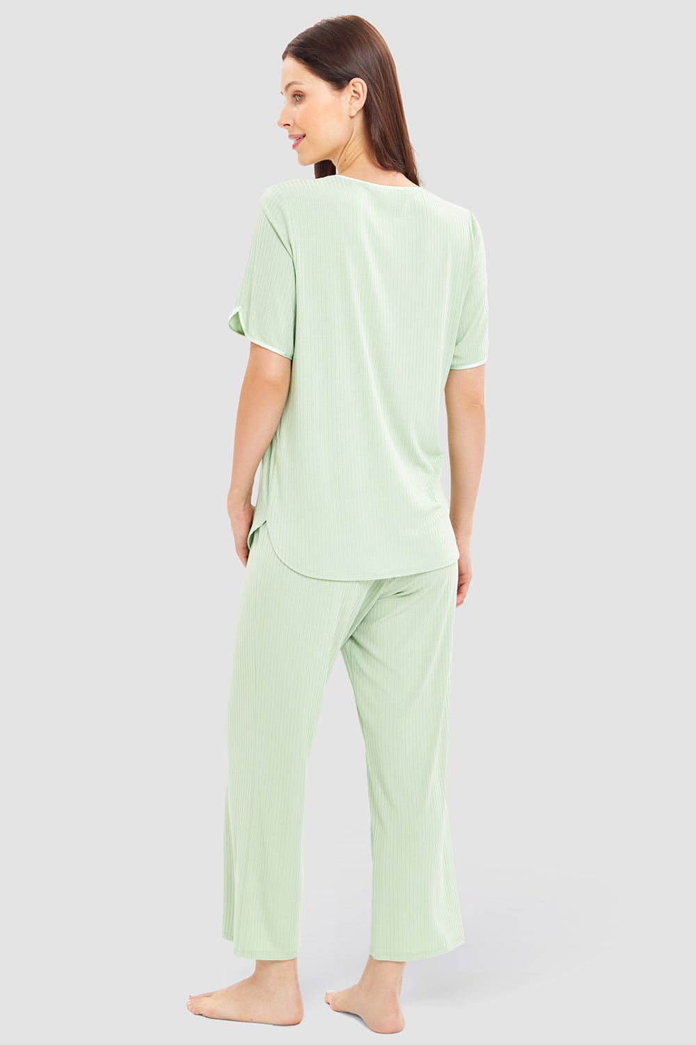 Rückansicht von Pyjama aus leichter Rippware Hellgrün Viskose/Elasthan