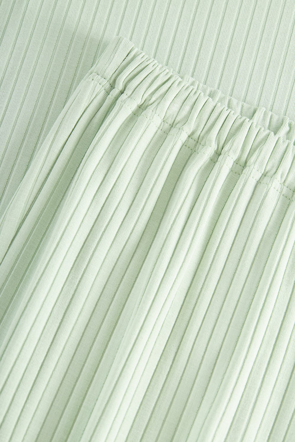 Detailbild 3 von Pyjama aus leichter Rippware Hellgrün Viskose/Elasthan