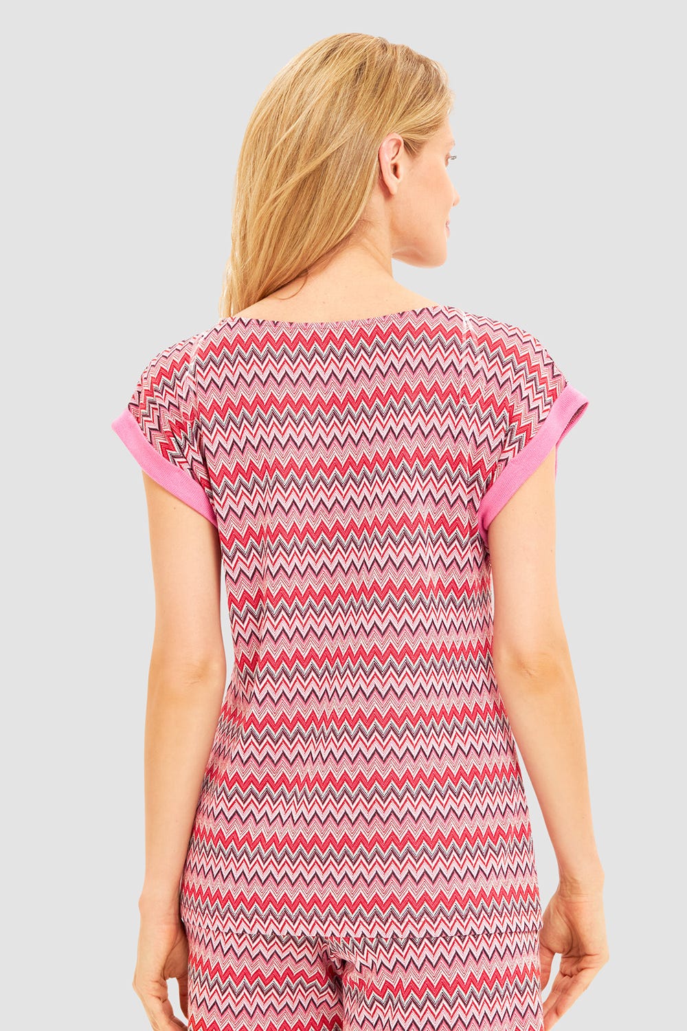 Rückansicht von T-Shirt im Zackenmuster Strick Materialmix