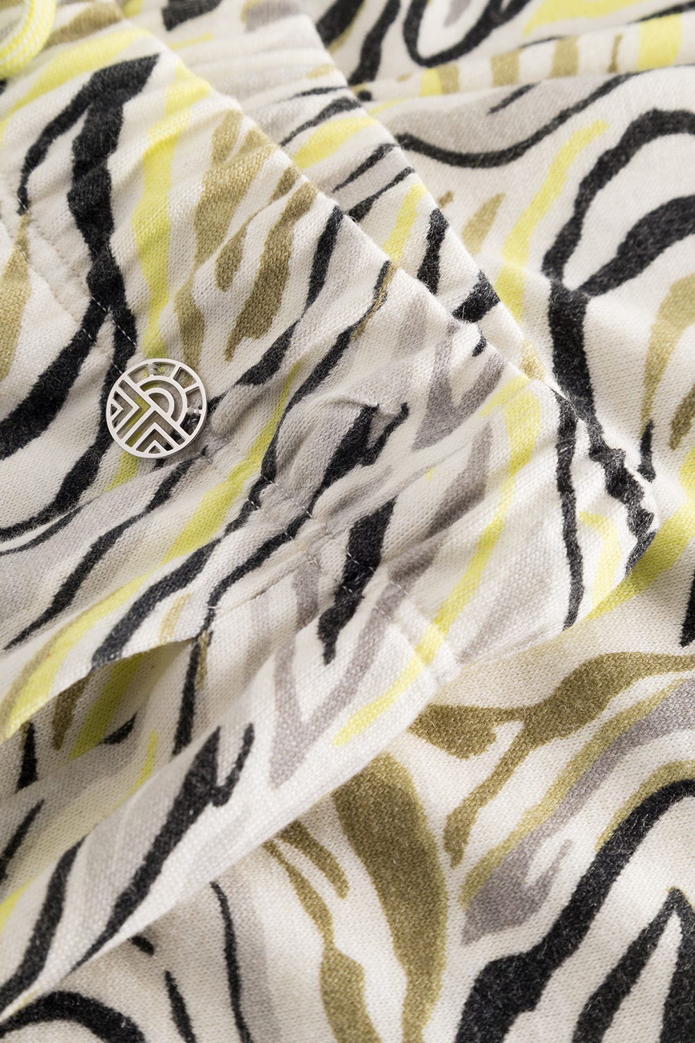 Detailbild 3 von Freizeithose im modernen Animalprint aus sommerlicher Strickware