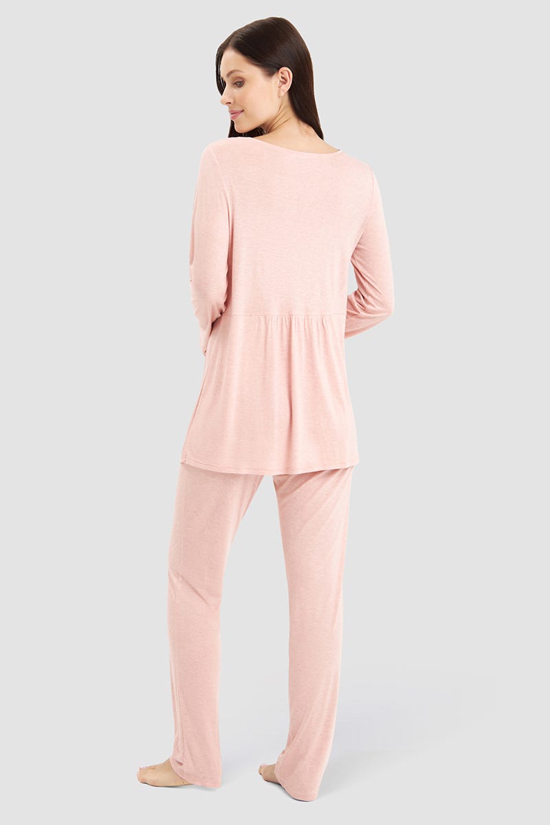 Rückansicht von Pyjama mit romantischen Raffungen in Rosa 100% Viskose