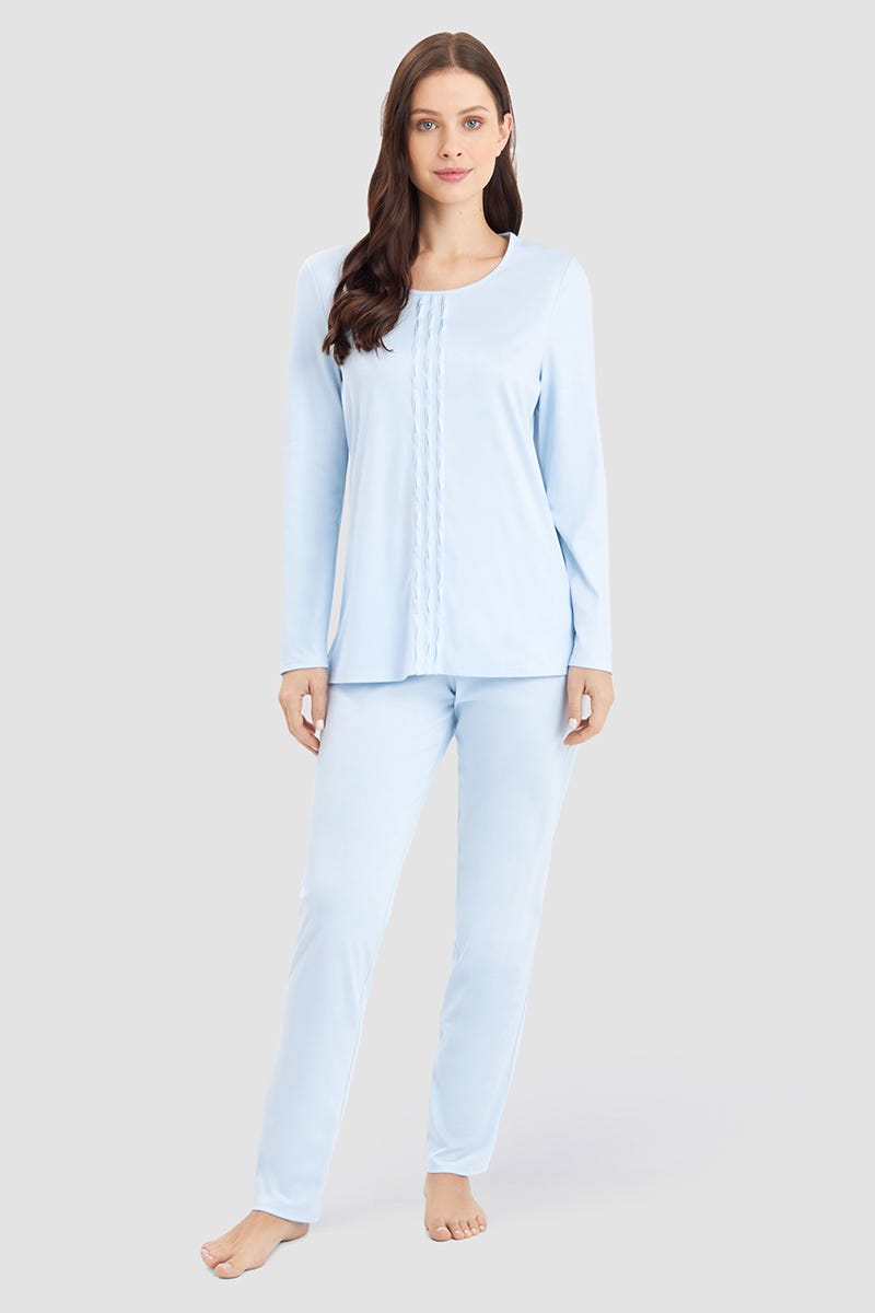 Frontalbild von Pyjama mit dekorativen Faltendetails angeraut 100% Baumwolle