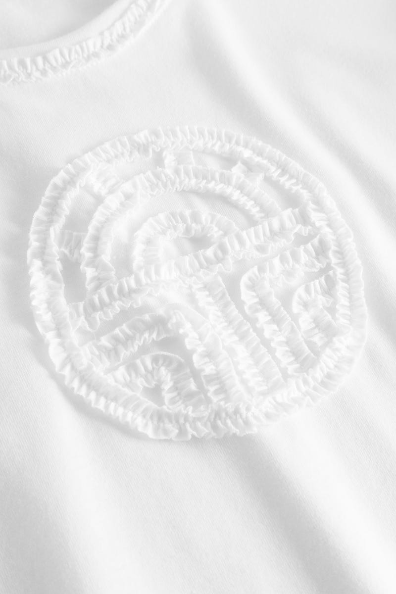 Detailbild 2 von Nachthemd mit romantisch gerüschtem Logo 100% Baumwolle