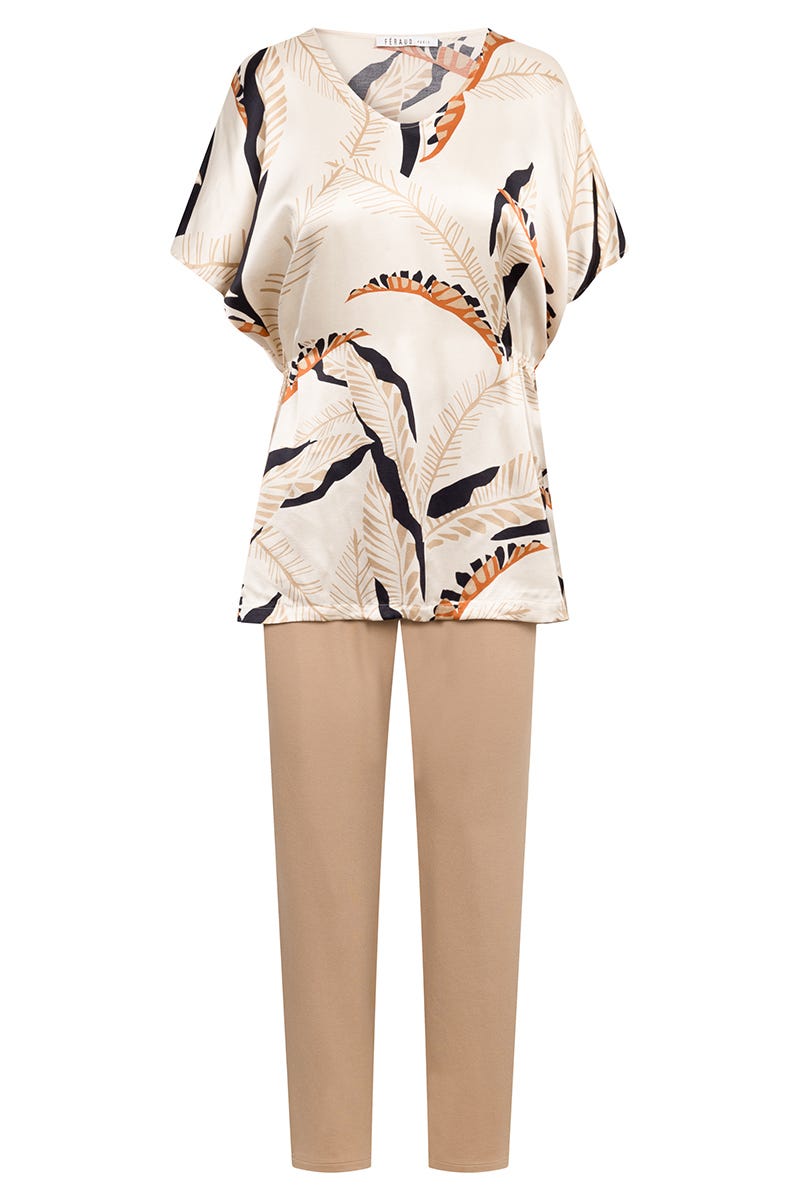 Hollowbild von Pyjama im herbstlichen Blätter-Druck Webware 100% Viskose