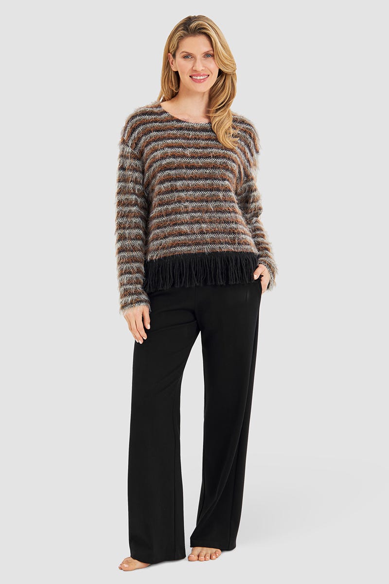 Frontalbild von Hausanzug im Ringelstrick aus Kuschelflor Materialmix