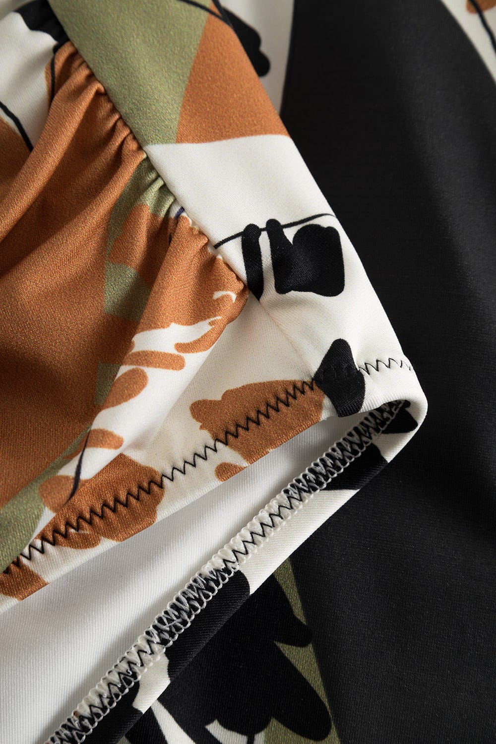 Detailbild 2 von Badeanzug im Animalprint Erdfarben Modern Leo