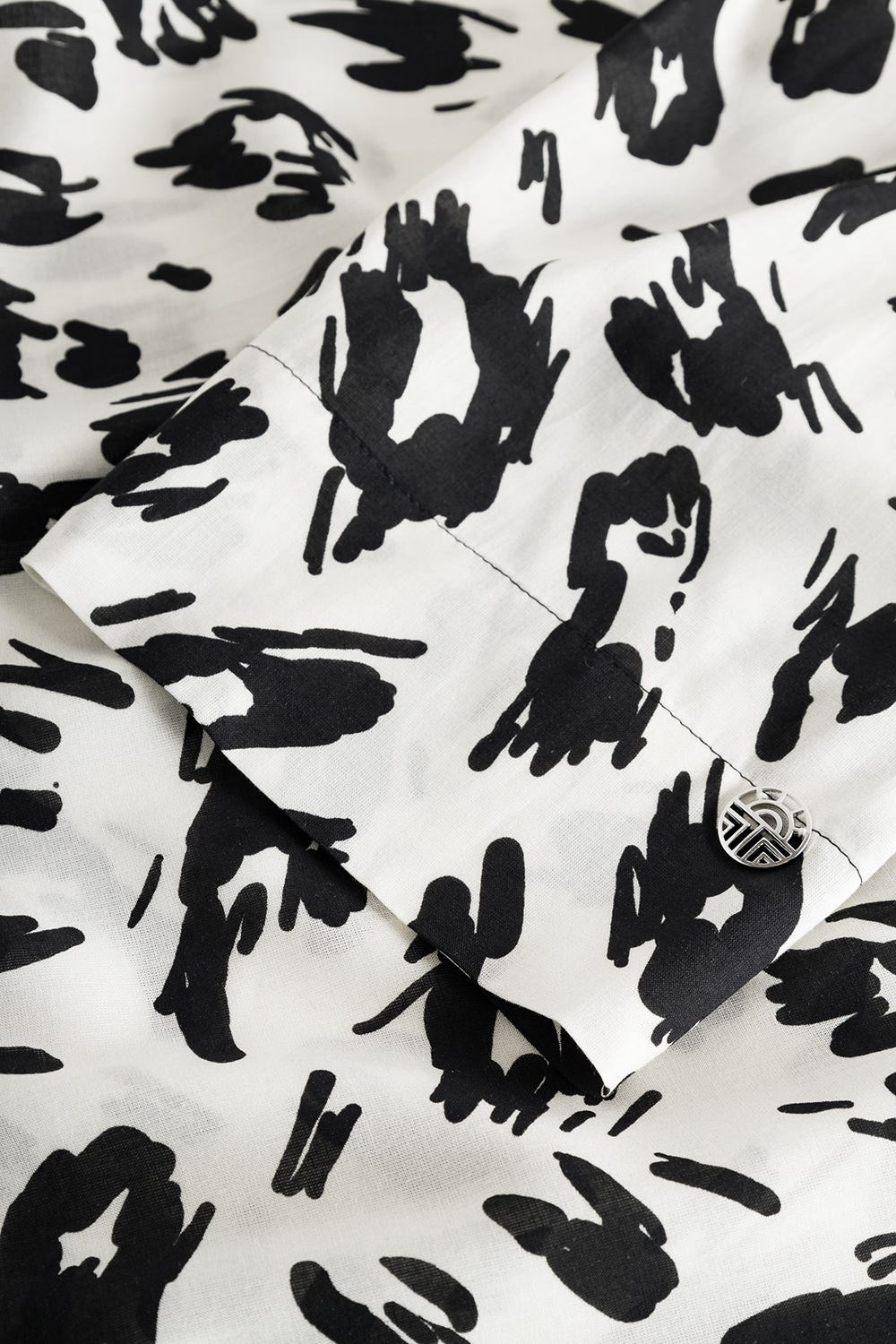 Detailbild 2 von Strandkleid im Animalprint Leo Schwarz-Weiß aus Webware