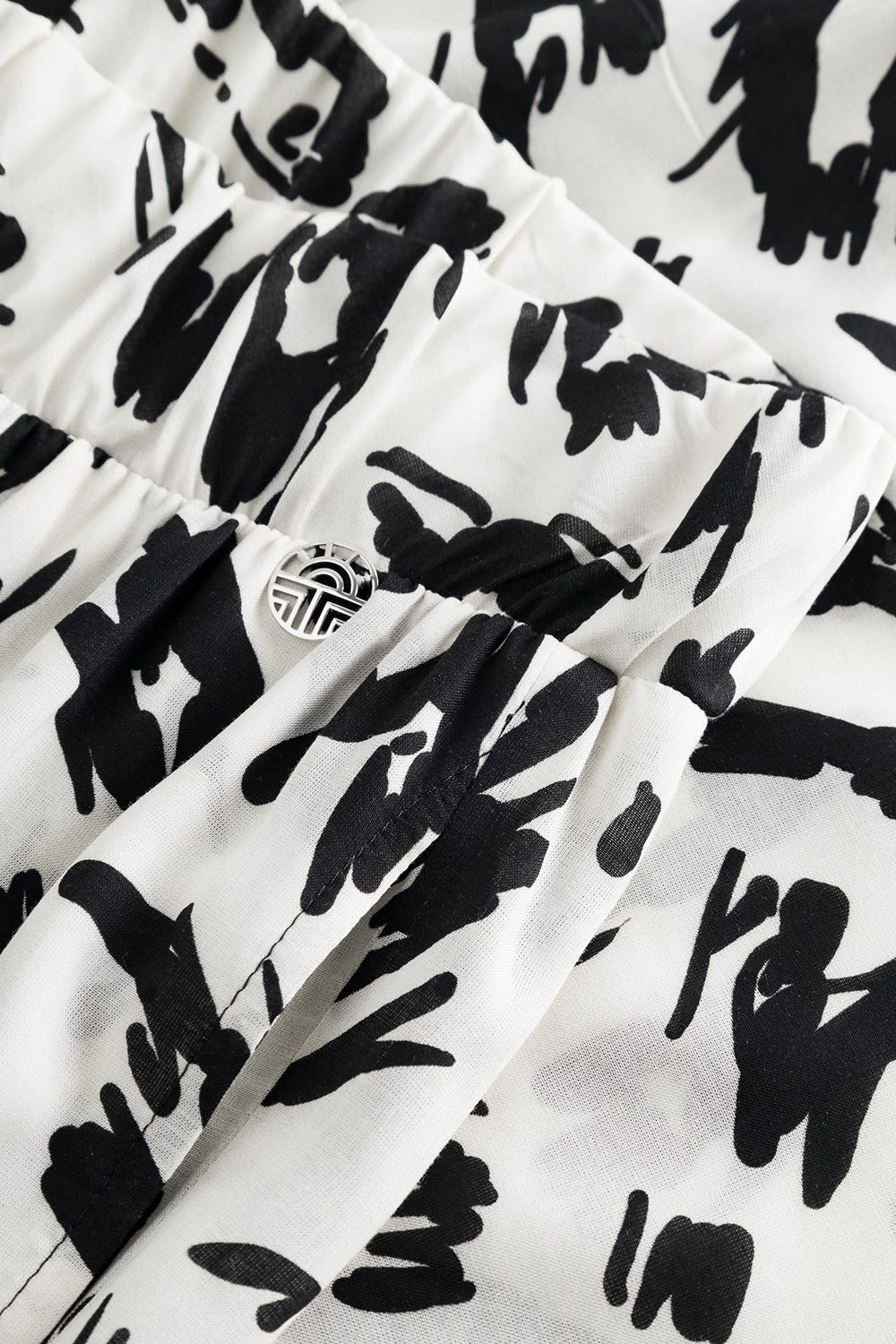 Detailbild 3 von 7/8-Strandhose im Animalprint Leo Schwarz-Weiß aus Webware Culottes