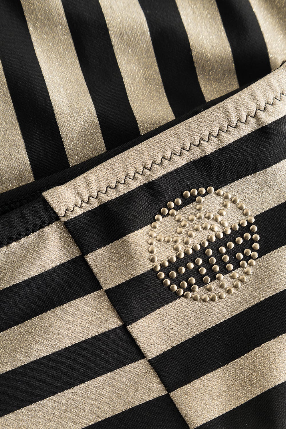 Detailbild 2 von Bikini im Ringeldruck mit Schimmer-Effekt Schwarz-Gold