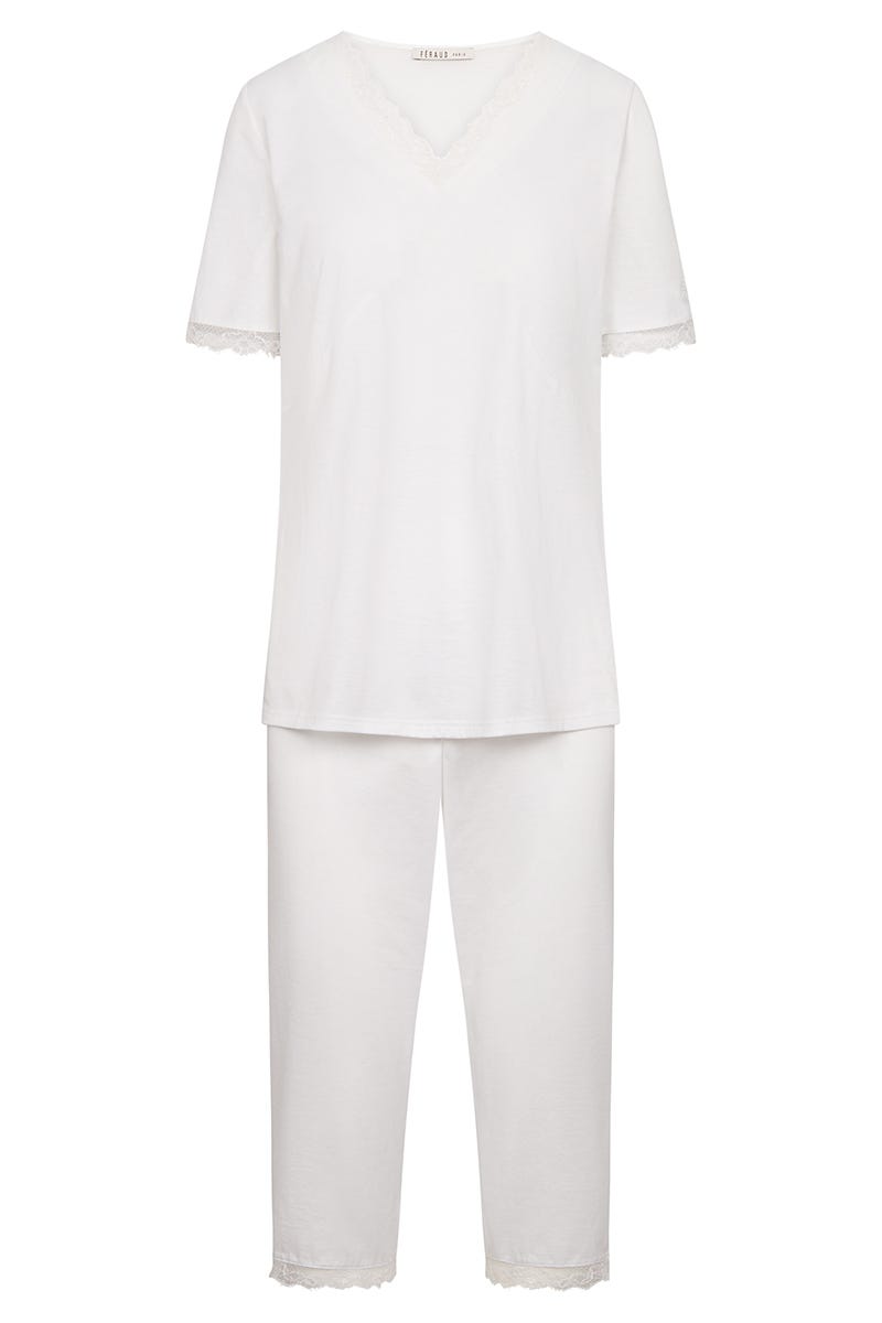Hollowbild von Pyjama mit eleganten Spitzendetails 100% Baumwolle