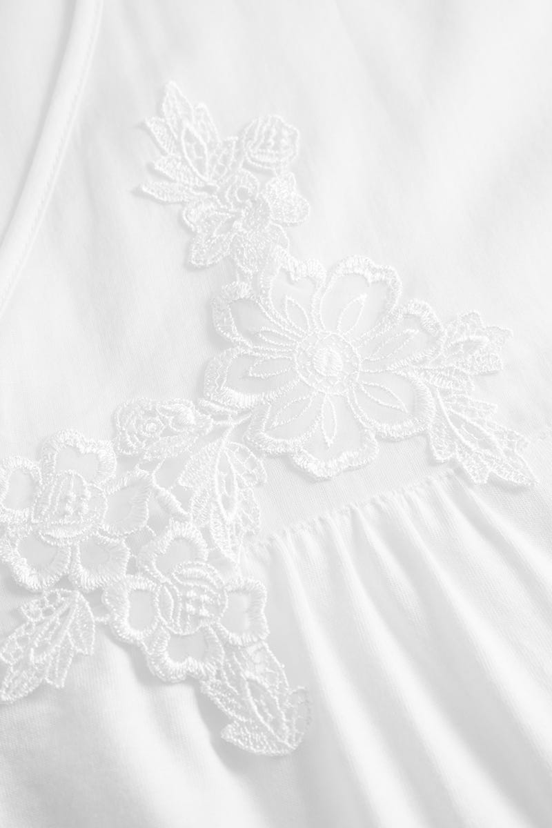 Detailbild 2 von Nachthemd Kurzarm aus Voile mit feinen Spitzendetails 100% Baumwolle