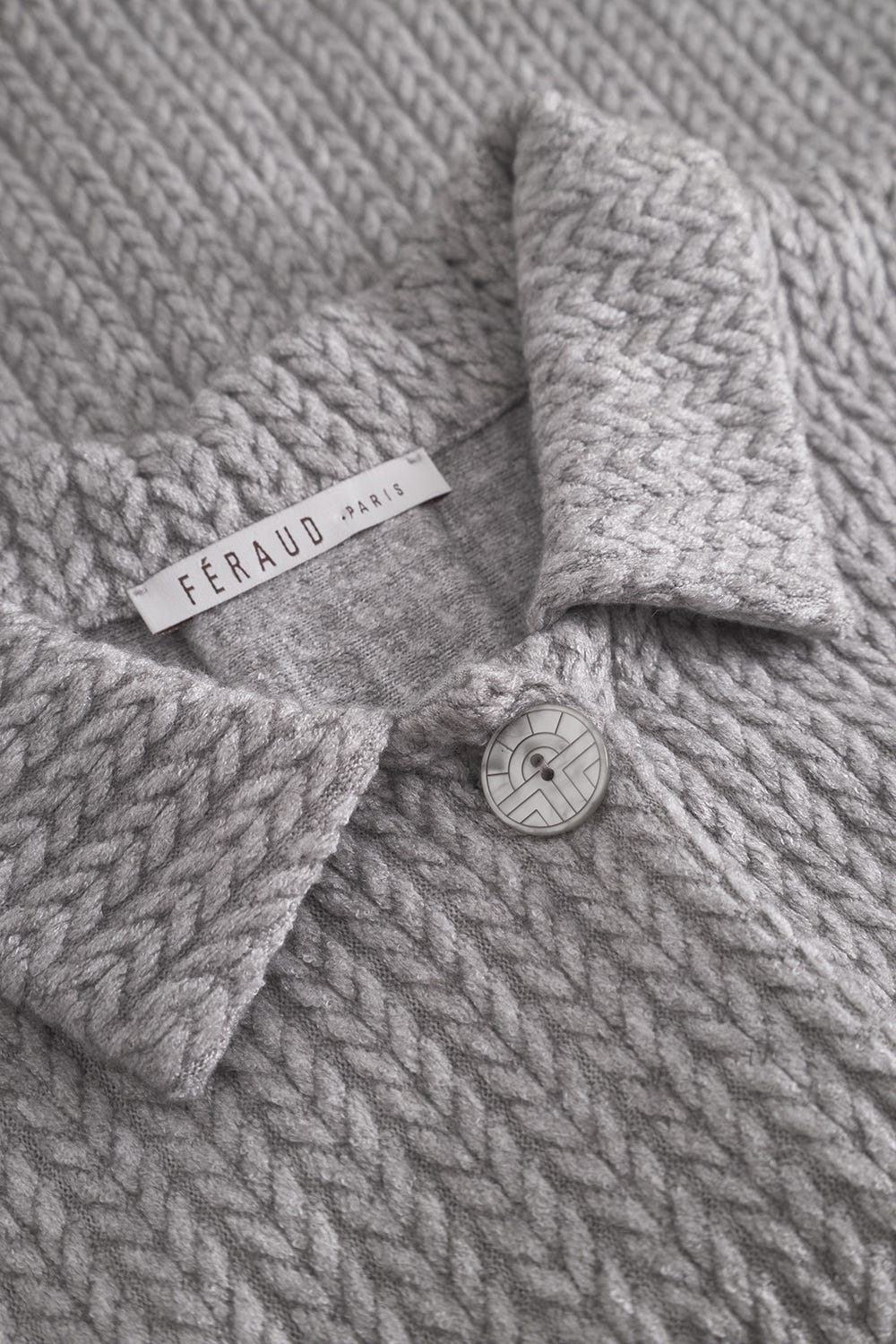 Detailbild 1 von Hausanzug aus geflochtenem Strick in Grau Materialmix