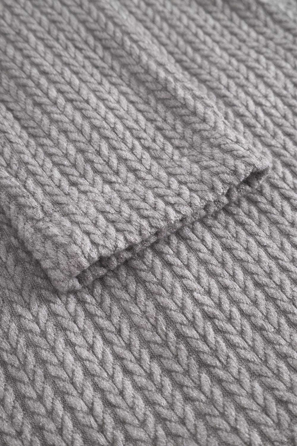 Detailbild 2 von Hausanzug aus geflochtenem Strick in Grau Materialmix