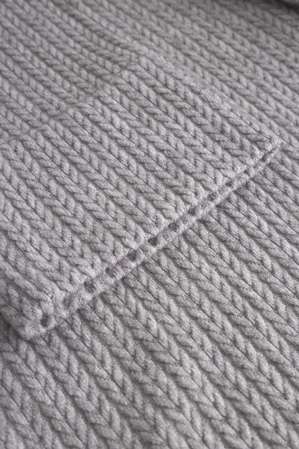 Detailbild 1 von Morgenmantel aus geflochtenem Strick in Grau Materialmix