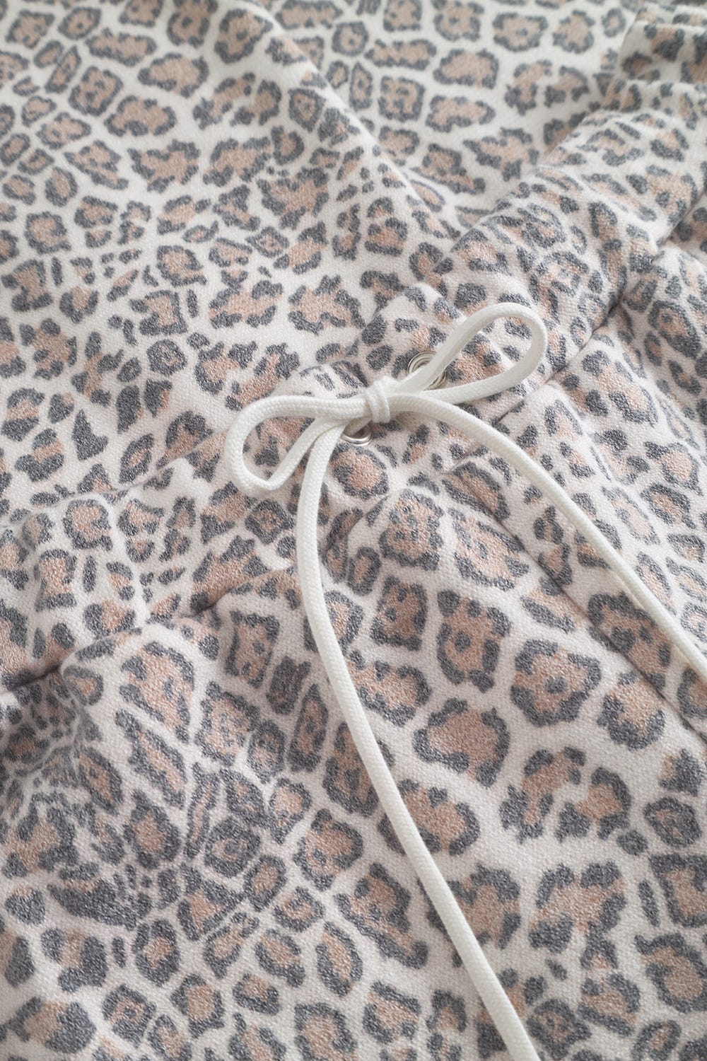 Detailbild 2 von Loungehose im Leo-Muster aus Strickware