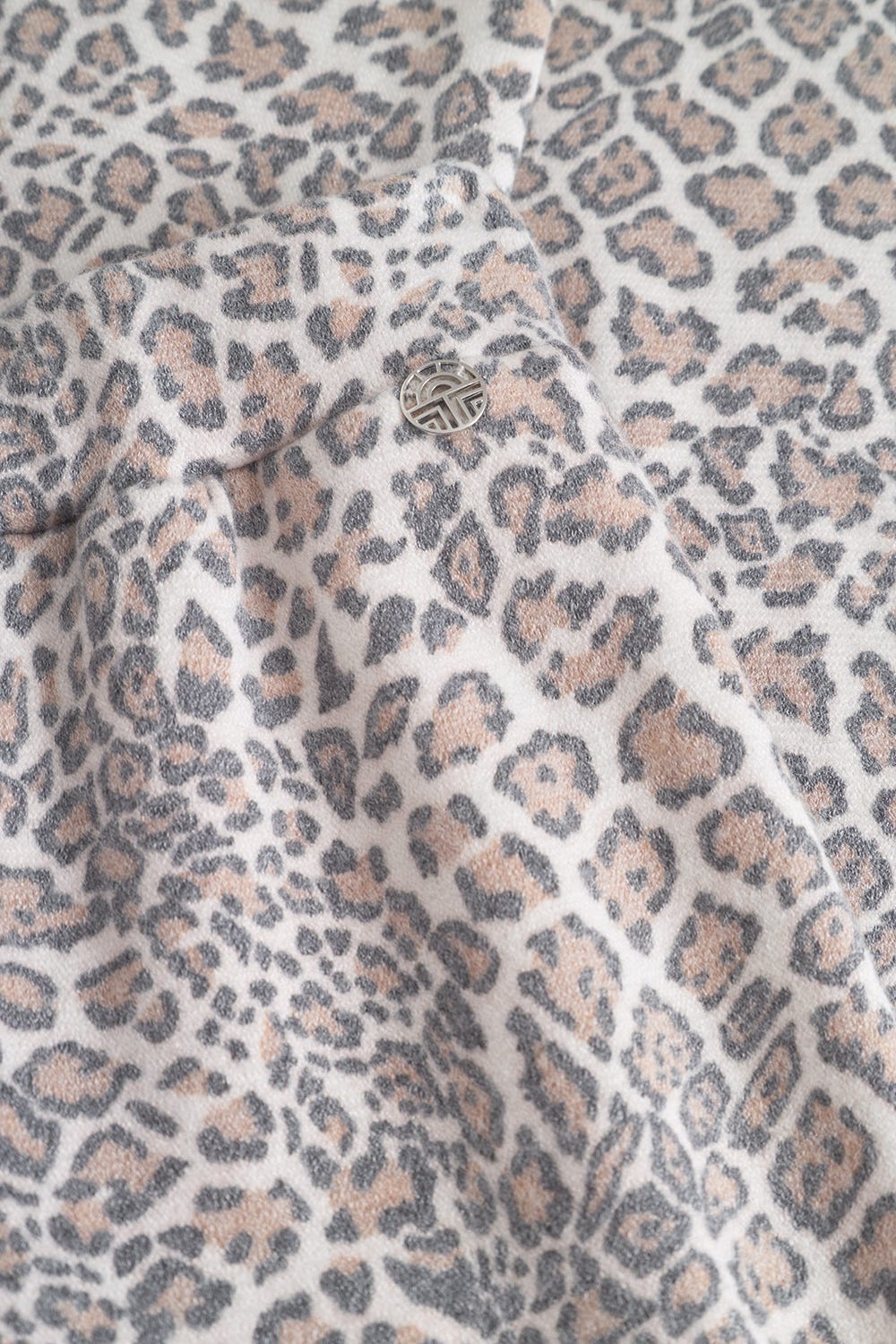 Detailbild 3 von Loungehose im Leo-Muster aus Strickware