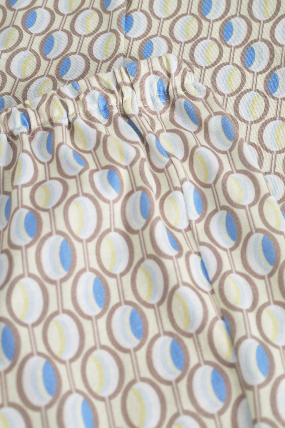 Detailbild 1 von Pyjama im Grafik-Druck Retro-Style weich angeraut 100% Baumwolle