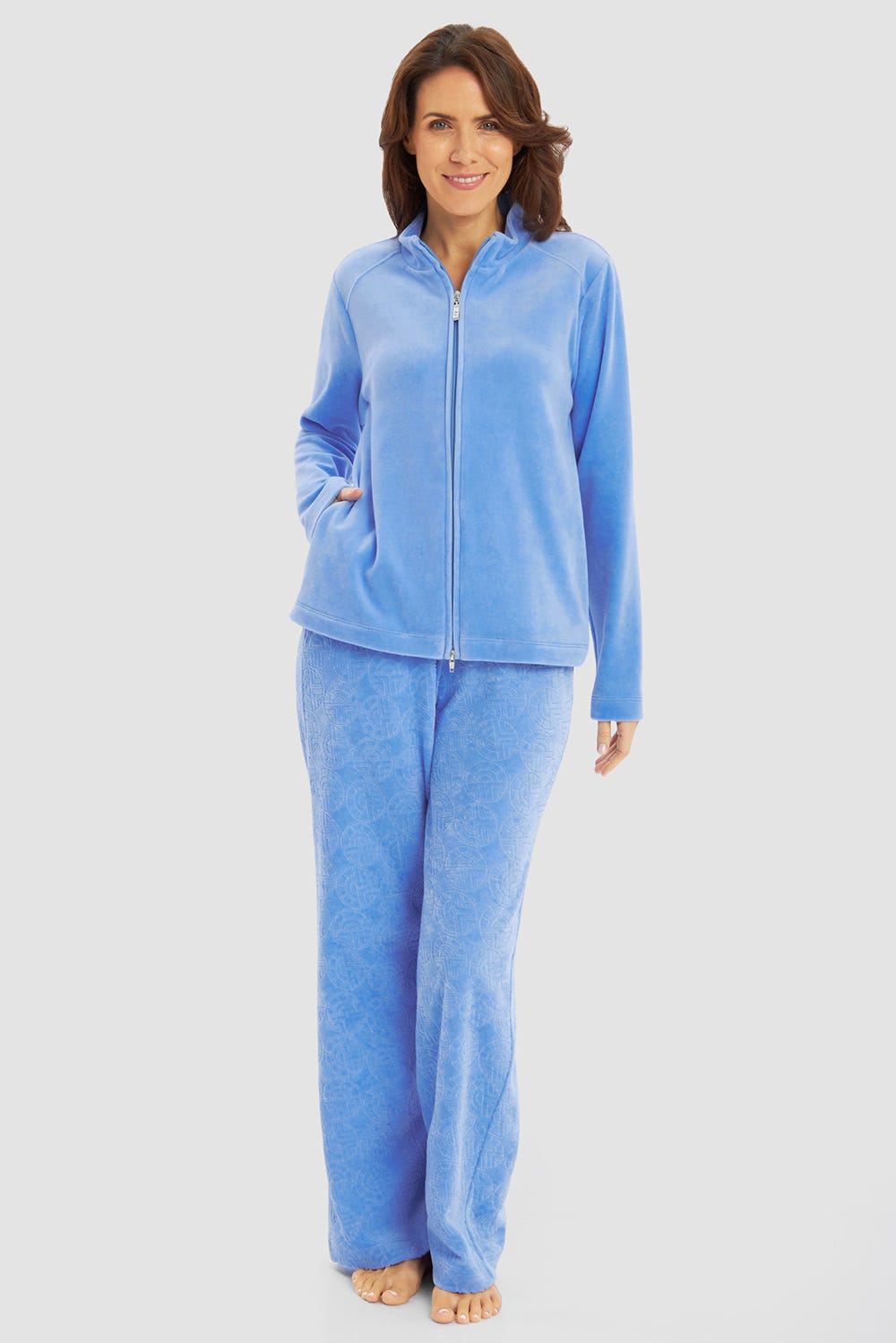 Frontalbild von Hausanzug mit Logo-Muster aus Velours Baumwoll/Polyester