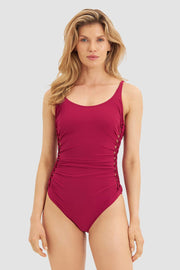 Frontalbild von Badeanzug mit eleganten Flecht-Details Bordeaux-Rot