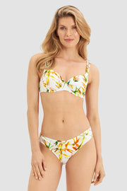 Frontalbild von Bikini  im sommerlichen Blätter-Druck