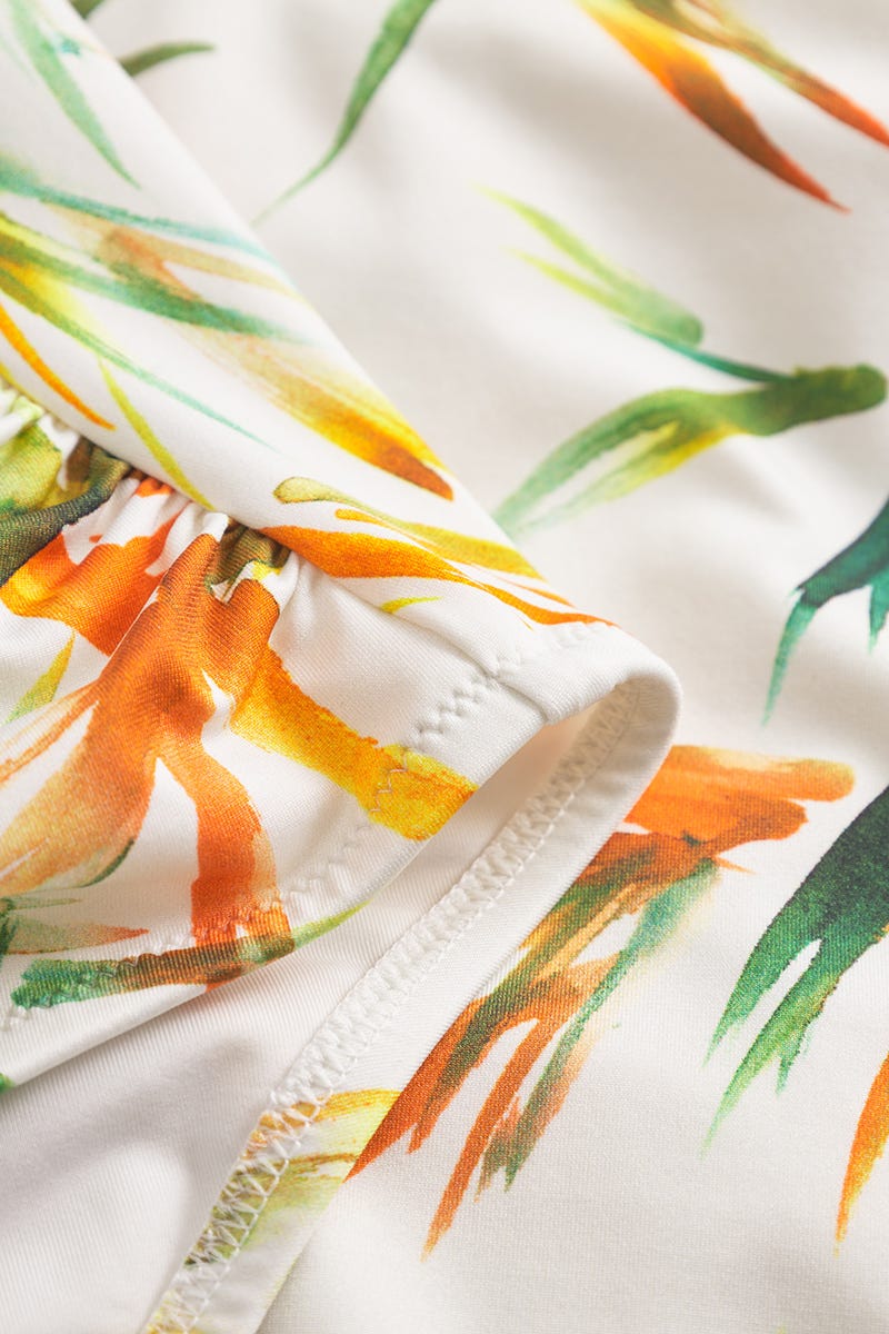 Detailbild 3 von Badeanzug im sommerlichen Blätter-Druck