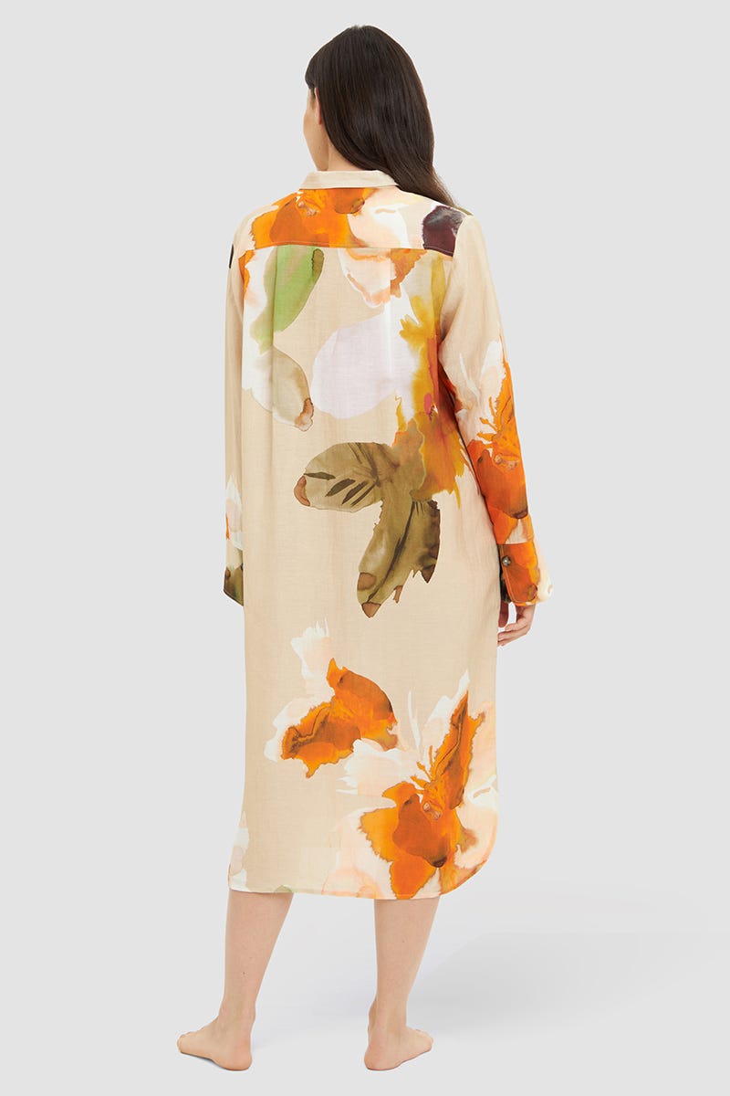 Rückansicht von Strandkleid im Blumen-Druck Wasserfarben Herrenhemdstil Webware Viskose/Leinen