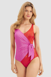 Frontalbild von Badeanzug im Colourblocking-Style aus Lurex