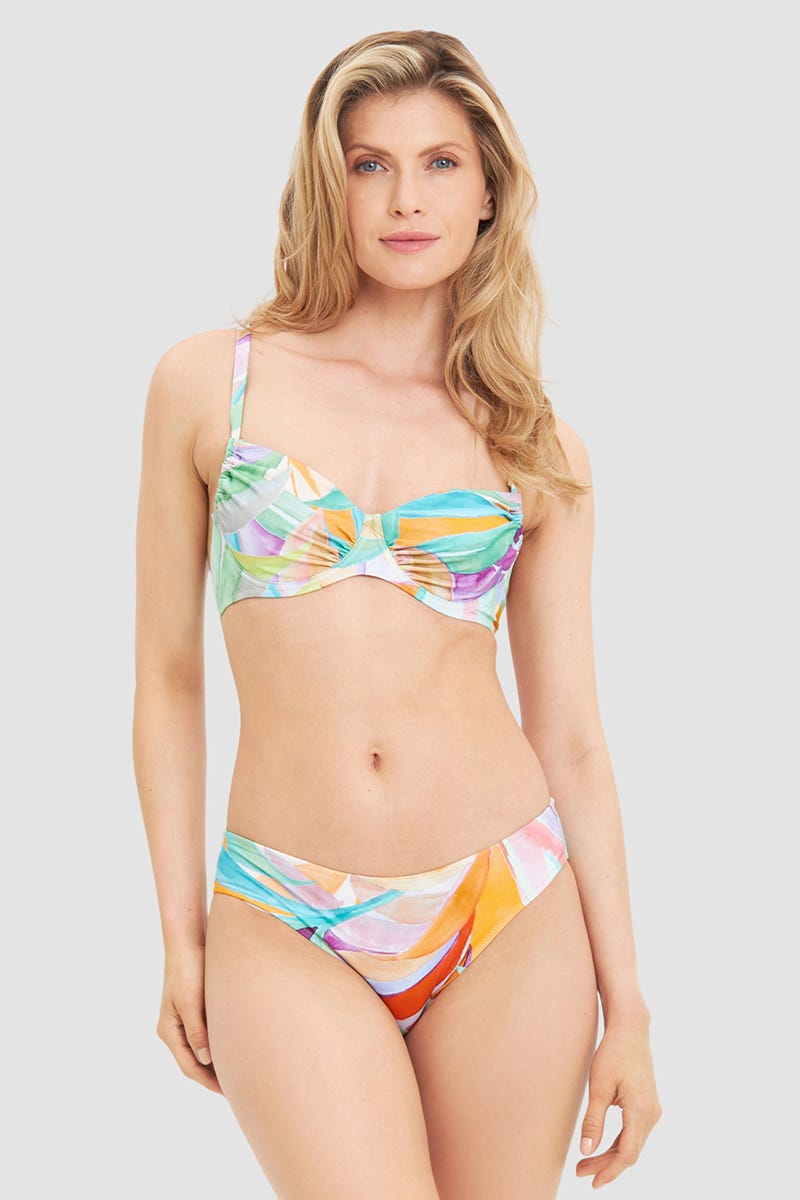 Frontalbild von Bikini im farbenfrohen Palmen-Druck