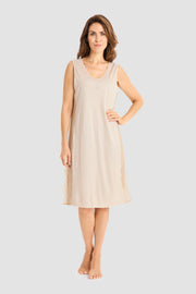 Frontalbild von Féraud Nachthemd Knielang