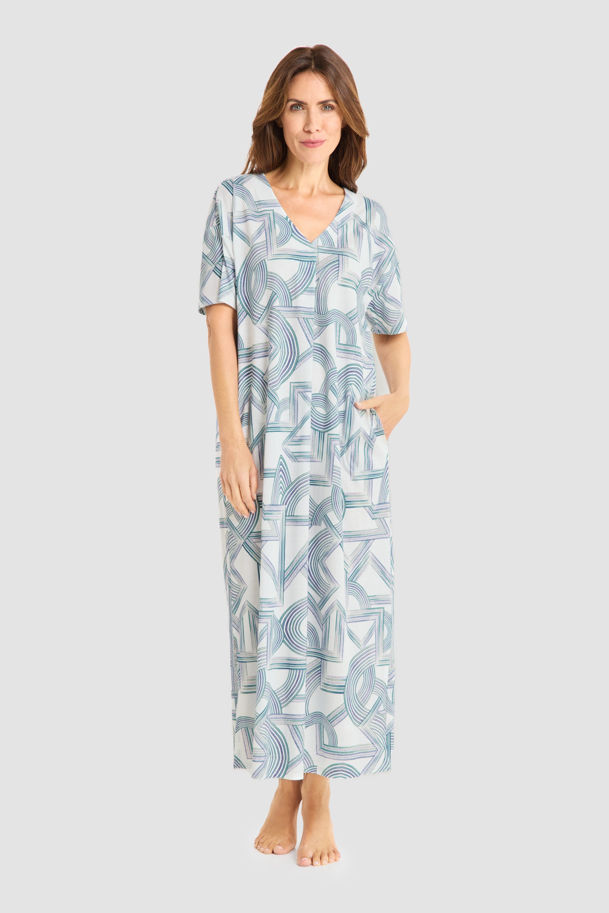 Frontalbild von Féraud Nachthemd Maxi