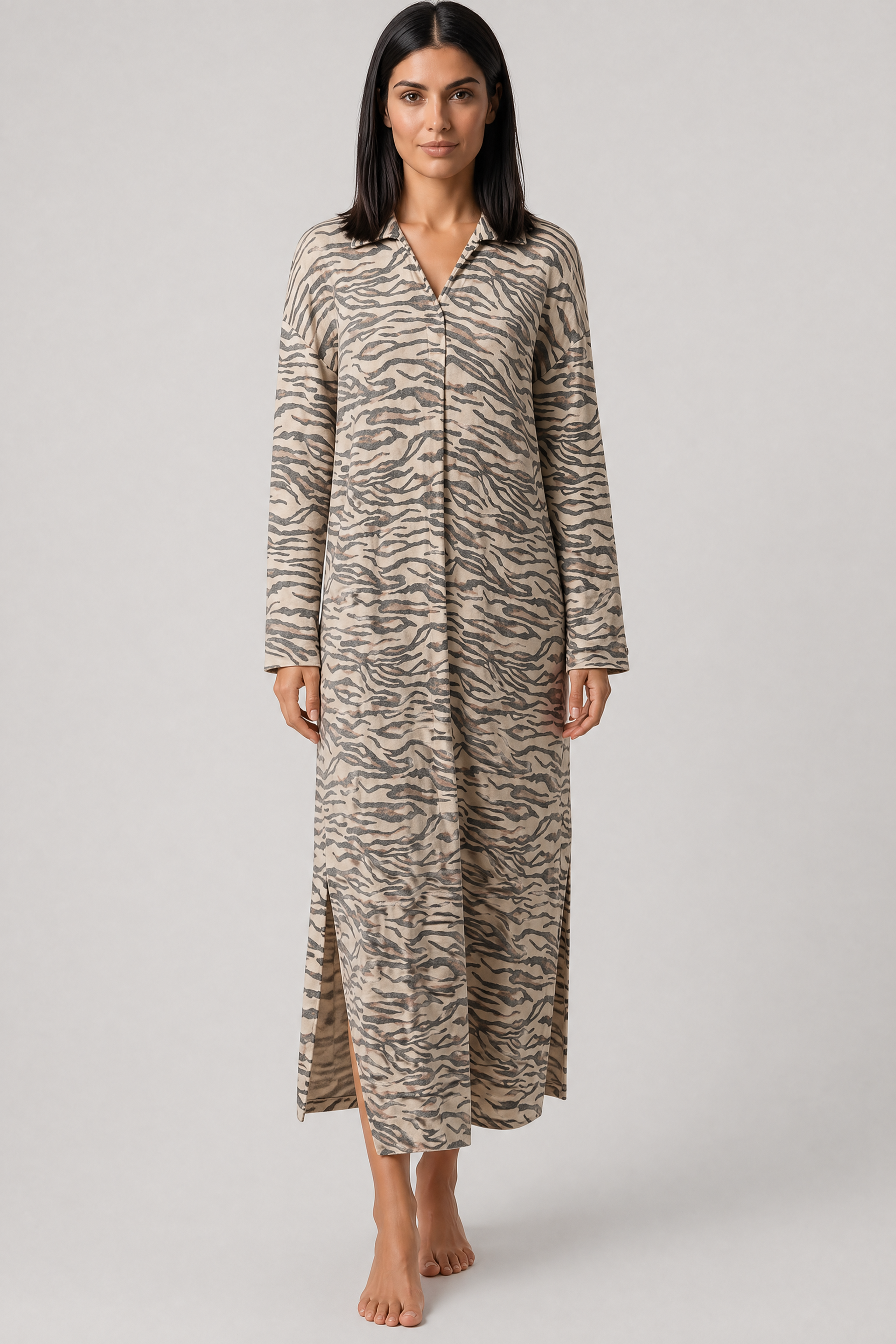 Frontalbild von Féraud Hauskleid Maxi