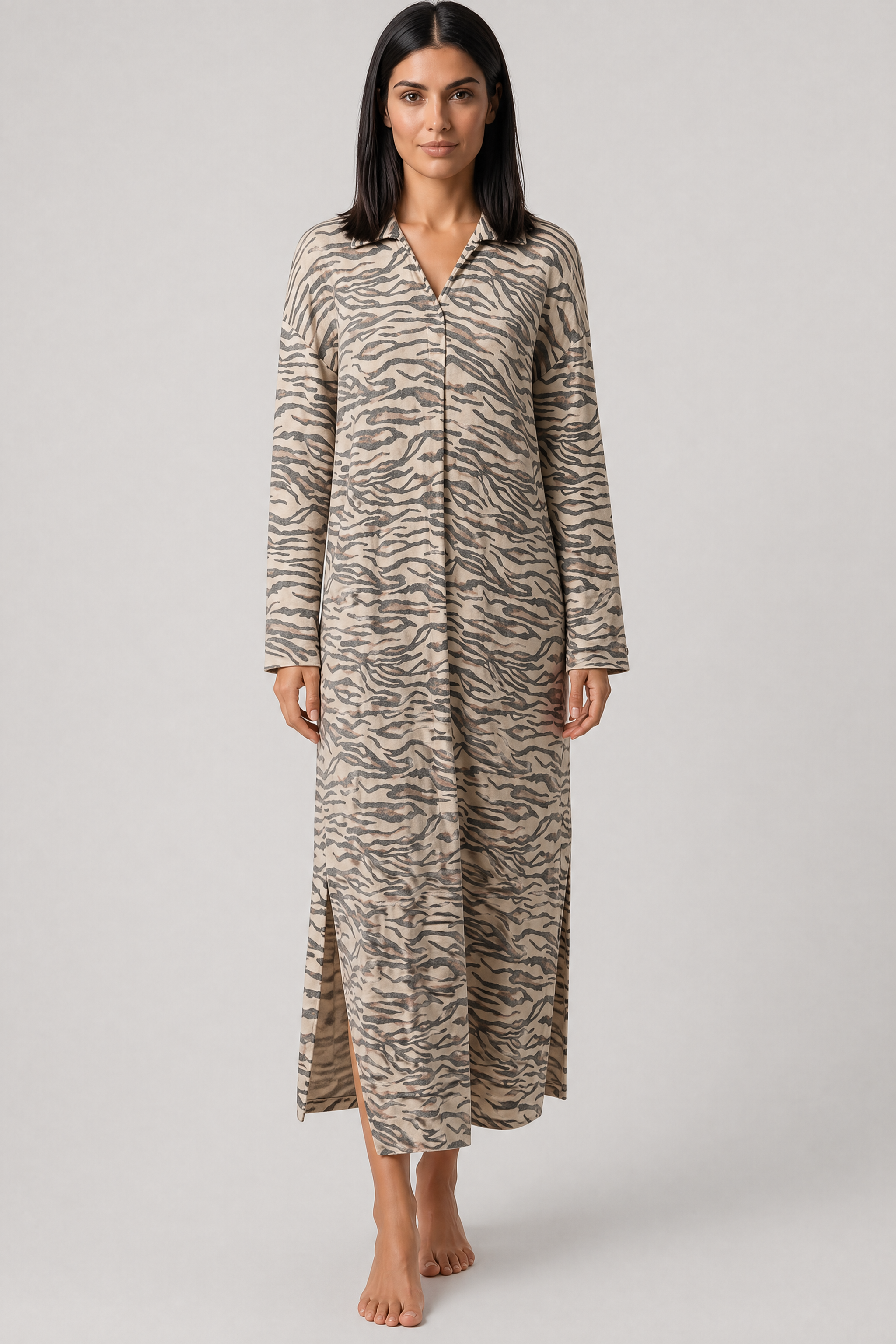 Frontalbild von Féraud Hauskleid Maxi