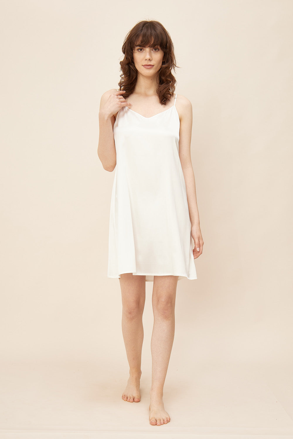 Frontalbild von Féraud Nachthemd Knielang