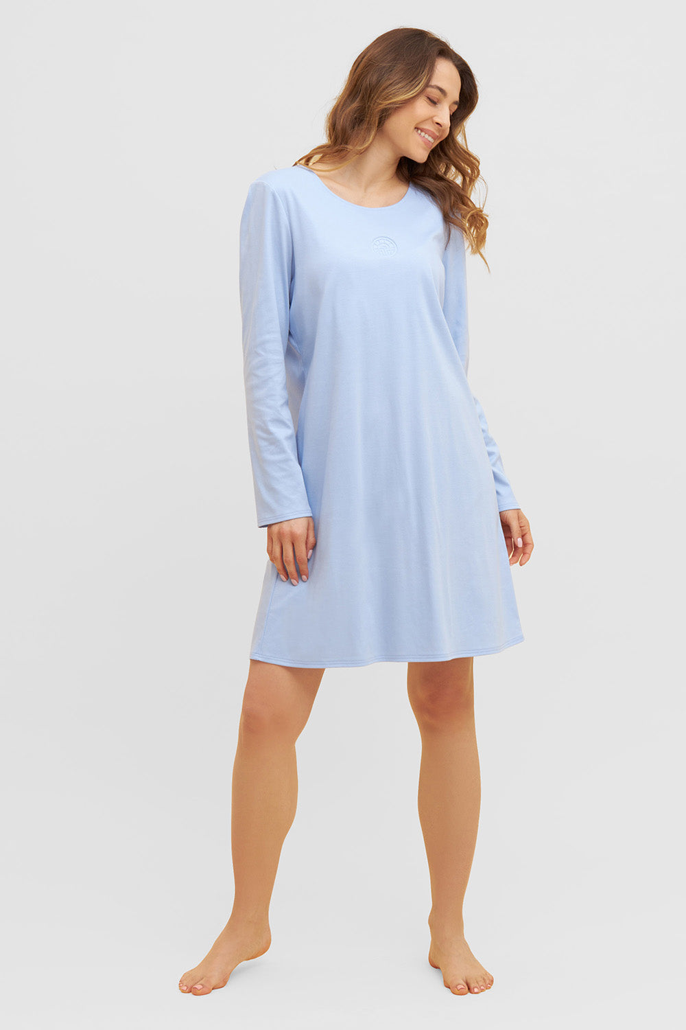 Frontalbild von Féraud Nachthemd Knielang