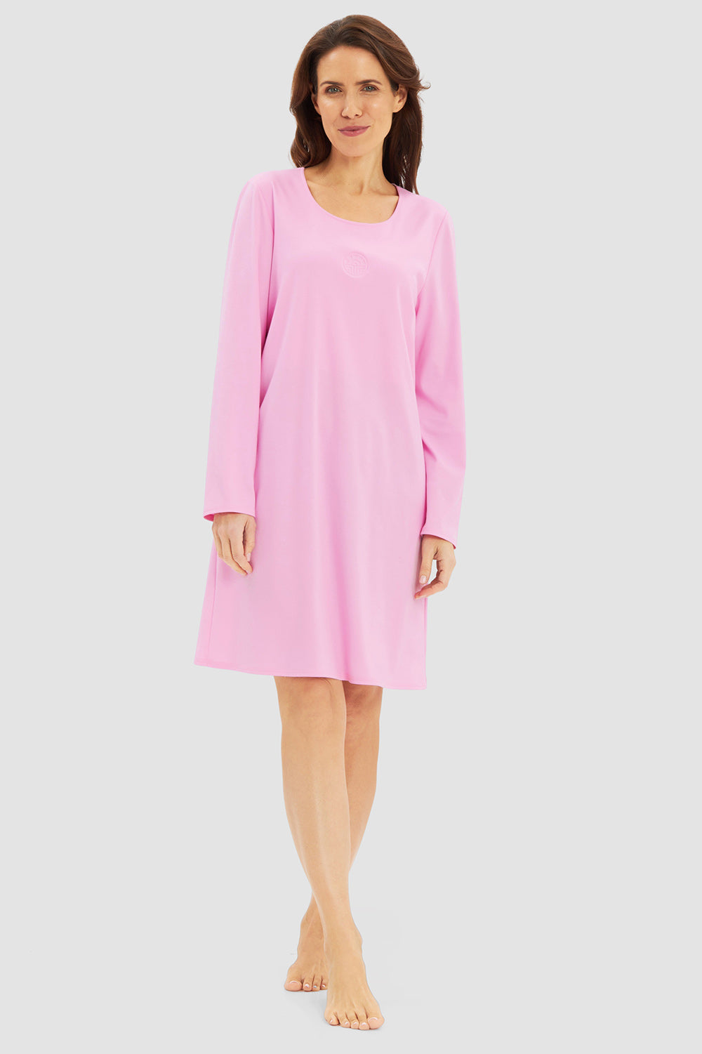 Frontalbild von Féraud Nachthemd Knielang