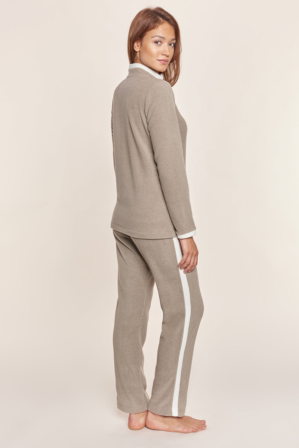 Rückansicht von Féraud Hausanzug