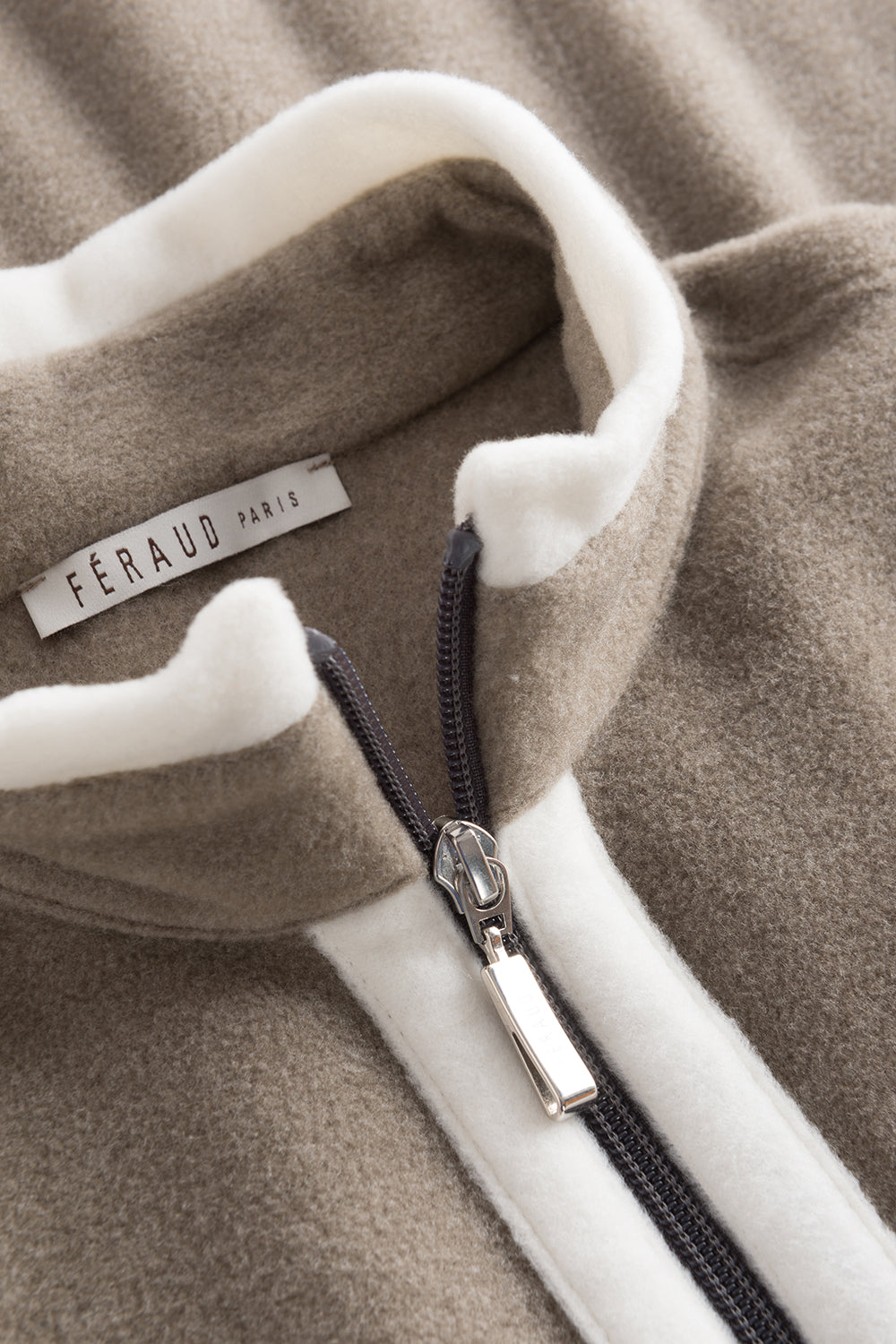 Ganzkörperbild von Féraud Mantel Maxi