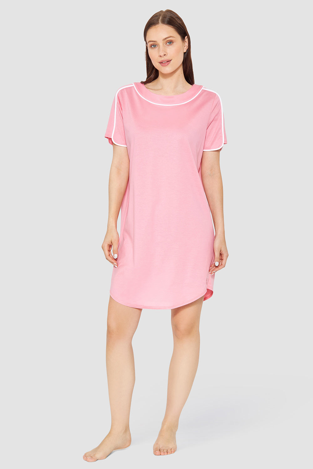 Frontalbild von Féraud Nachthemd Knielang