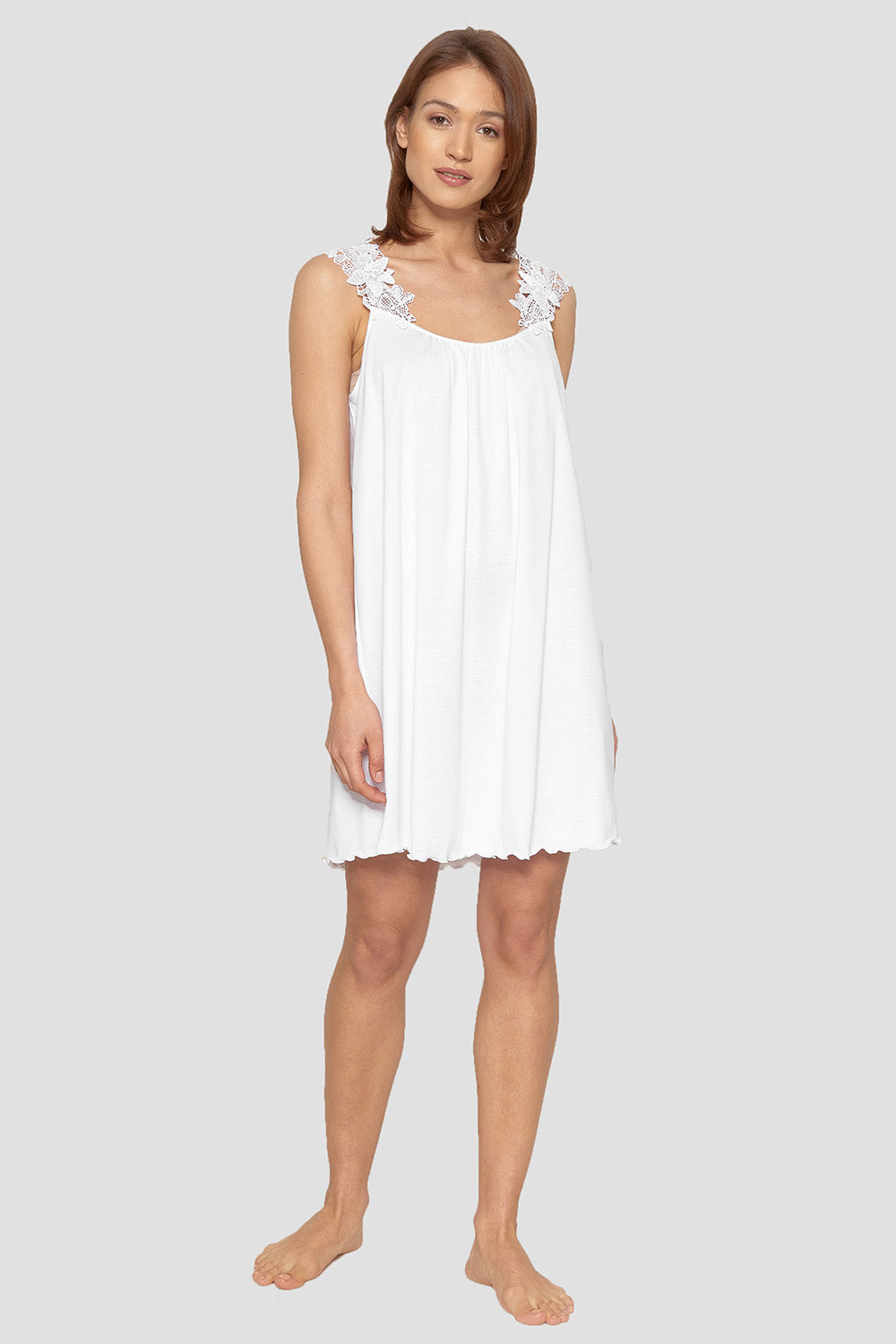 Frontalbild von Féraud Nachthemd Knielang