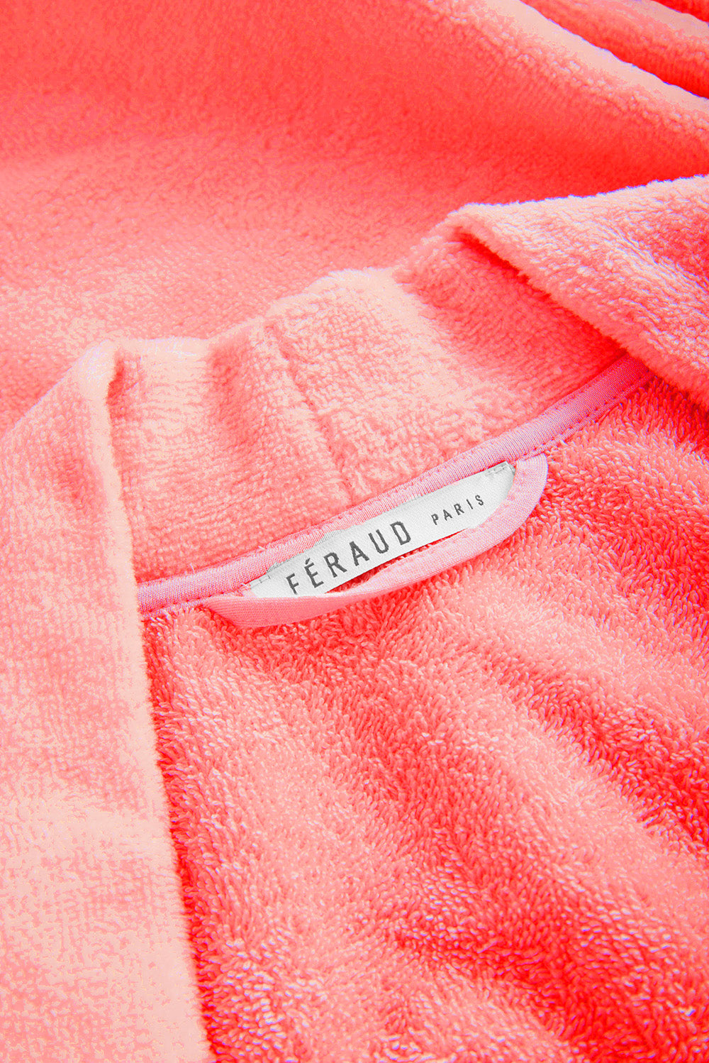 Ganzkörperbild von Féraud Mantel Knielang