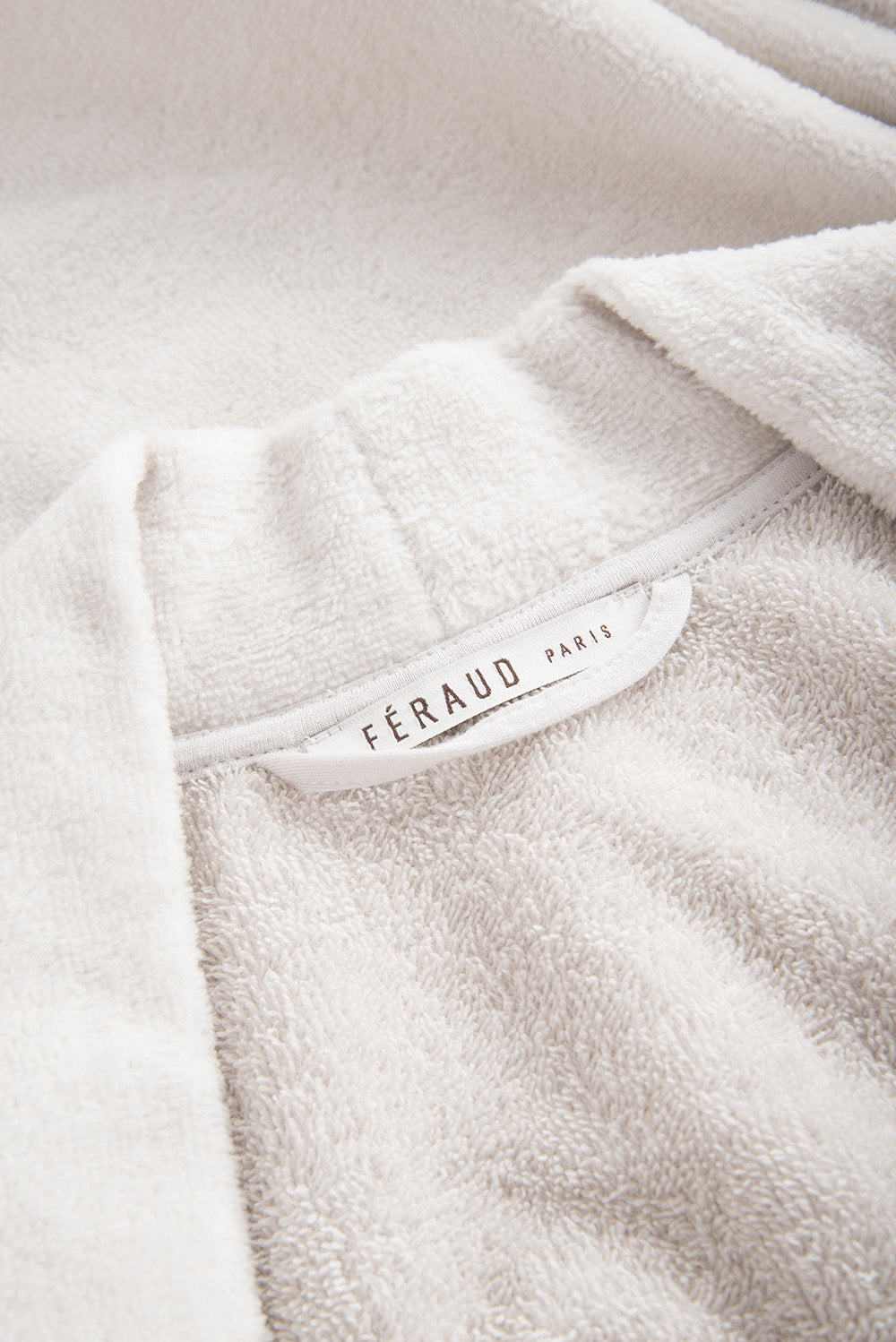 Ganzkörperbild von Féraud Mantel Knielang