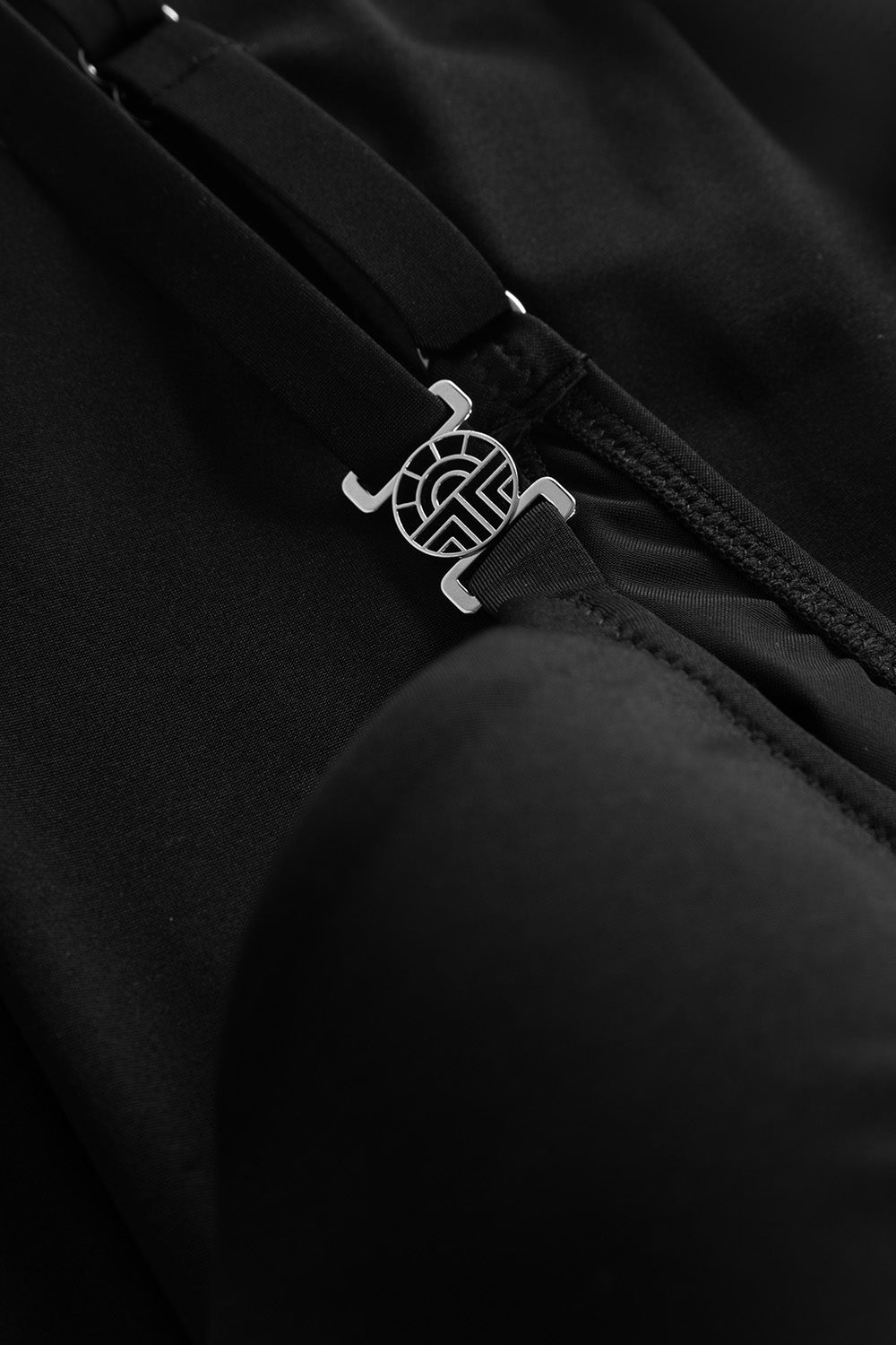 Ganzkörperbild von Féraud Badeanzug